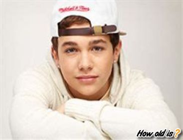 Mahone austin how is old Who is